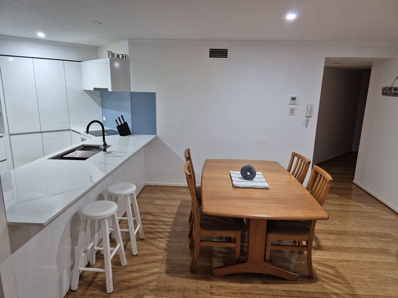 Spaceious dining room